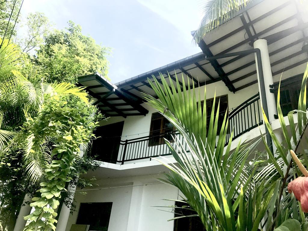 Mount Nature Villa Хиккадува Экстерьер фото